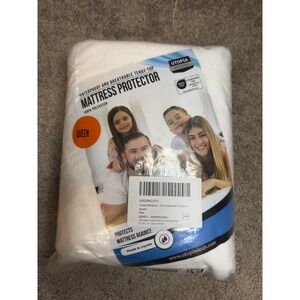Utopia Bedding Queen Mattress Protector Waterproof Breathable Terry Top White